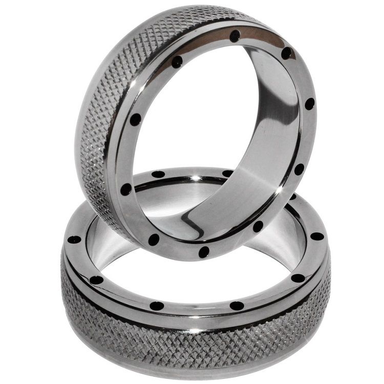 METAL HARD - ANNEAU POUR PĂNIS ET TESTICULES 40MM